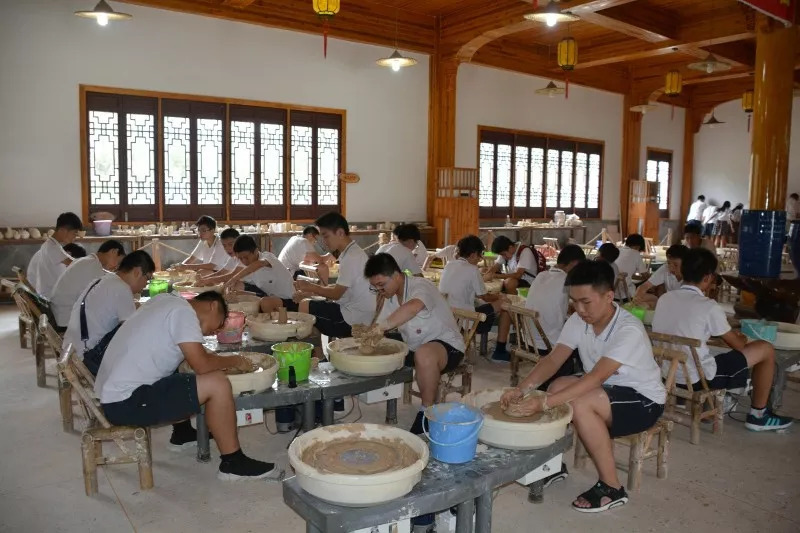 探秘瓷都文化,感悟千年文明--南昌一中教育集團松柏校區(qū)赴景德鎮(zhèn)-陶瓷印象研學社會實踐活動